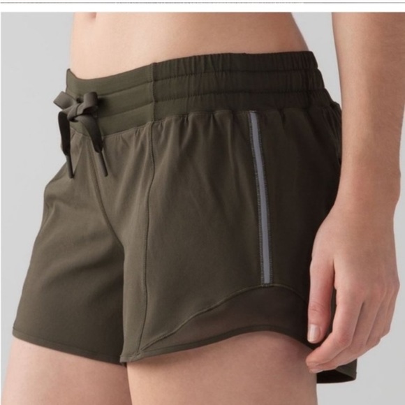 LULULEMON HOTTY HOT SHORTS - Picture 1 of 12